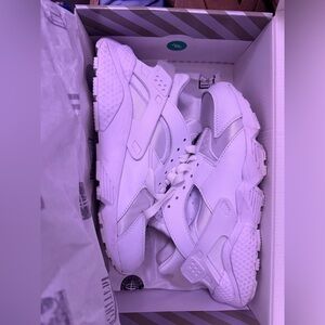 SOLD Nike Women's Size 7 Sneakers - White